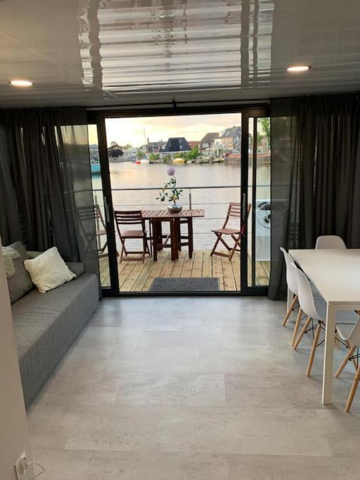 Unique New Houseboat Moored 4 Leilighet Zwartsluis Eksteriør bilde