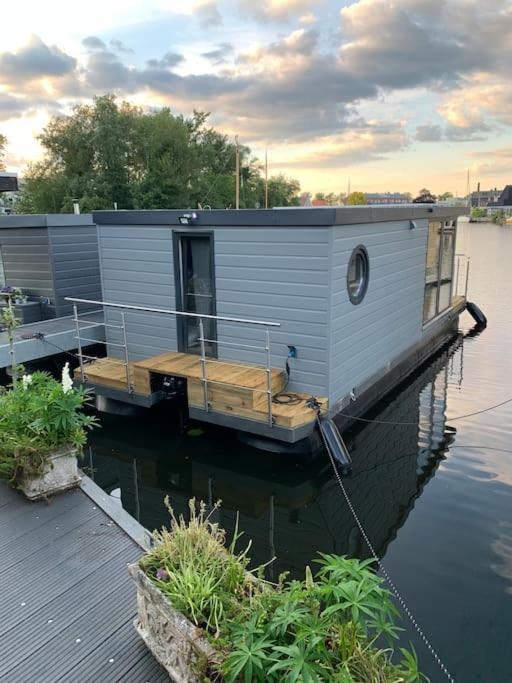 Unique New Houseboat Moored 4 Leilighet Zwartsluis Eksteriør bilde