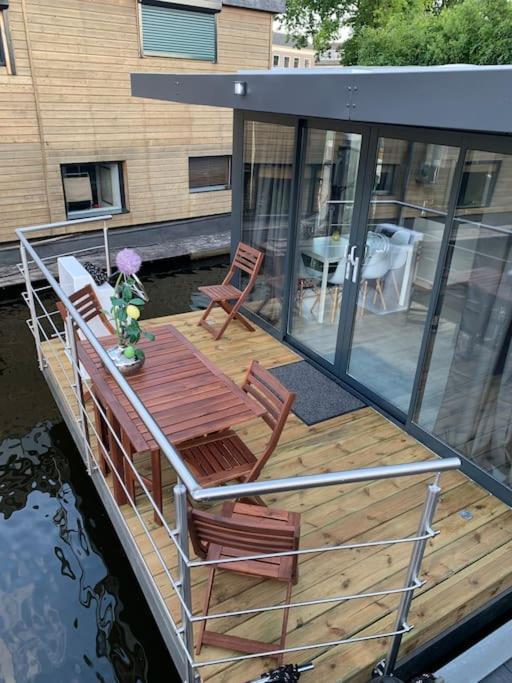 Unique New Houseboat Moored 4 Leilighet Zwartsluis Eksteriør bilde