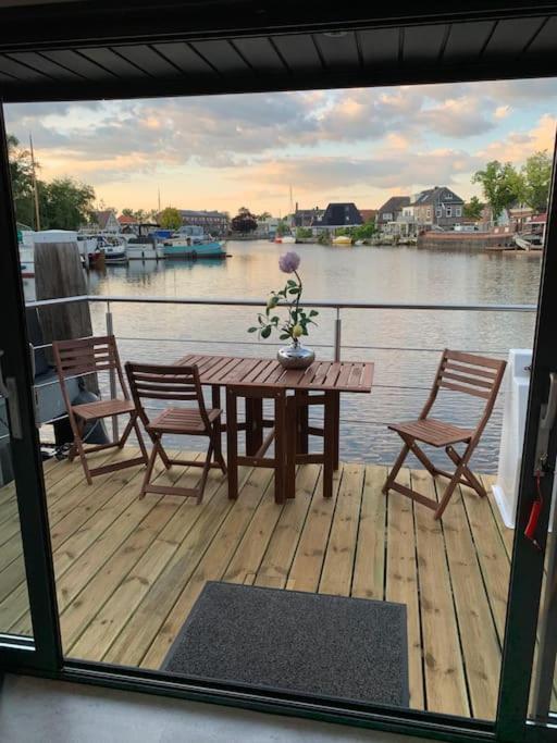 Unique New Houseboat Moored 4 Leilighet Zwartsluis Eksteriør bilde